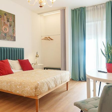 Via Prospero Petroni 9 - Bari Stazione - Hotel ภายนอก รูปภาพ